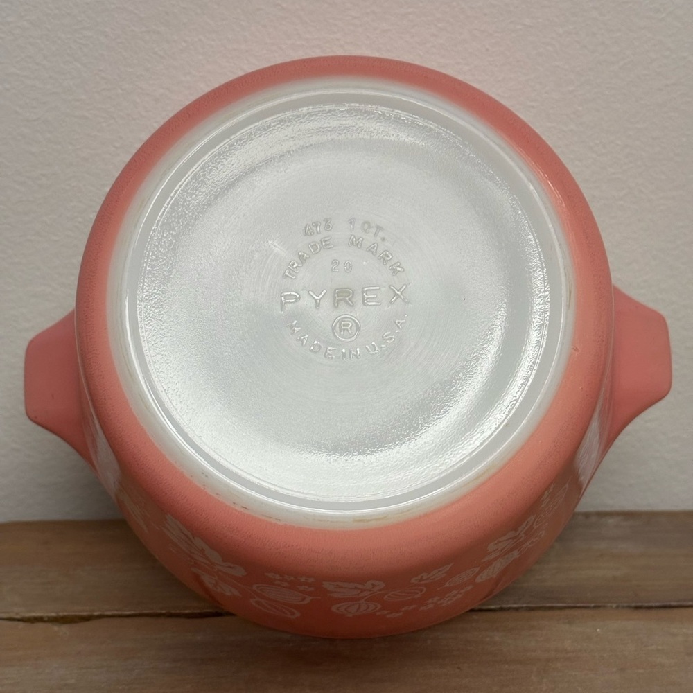 Vintage Pyrex Gooseberry Pink 473 1 Quart Round Covered Casserole dish with lid - Picture 10 of 15